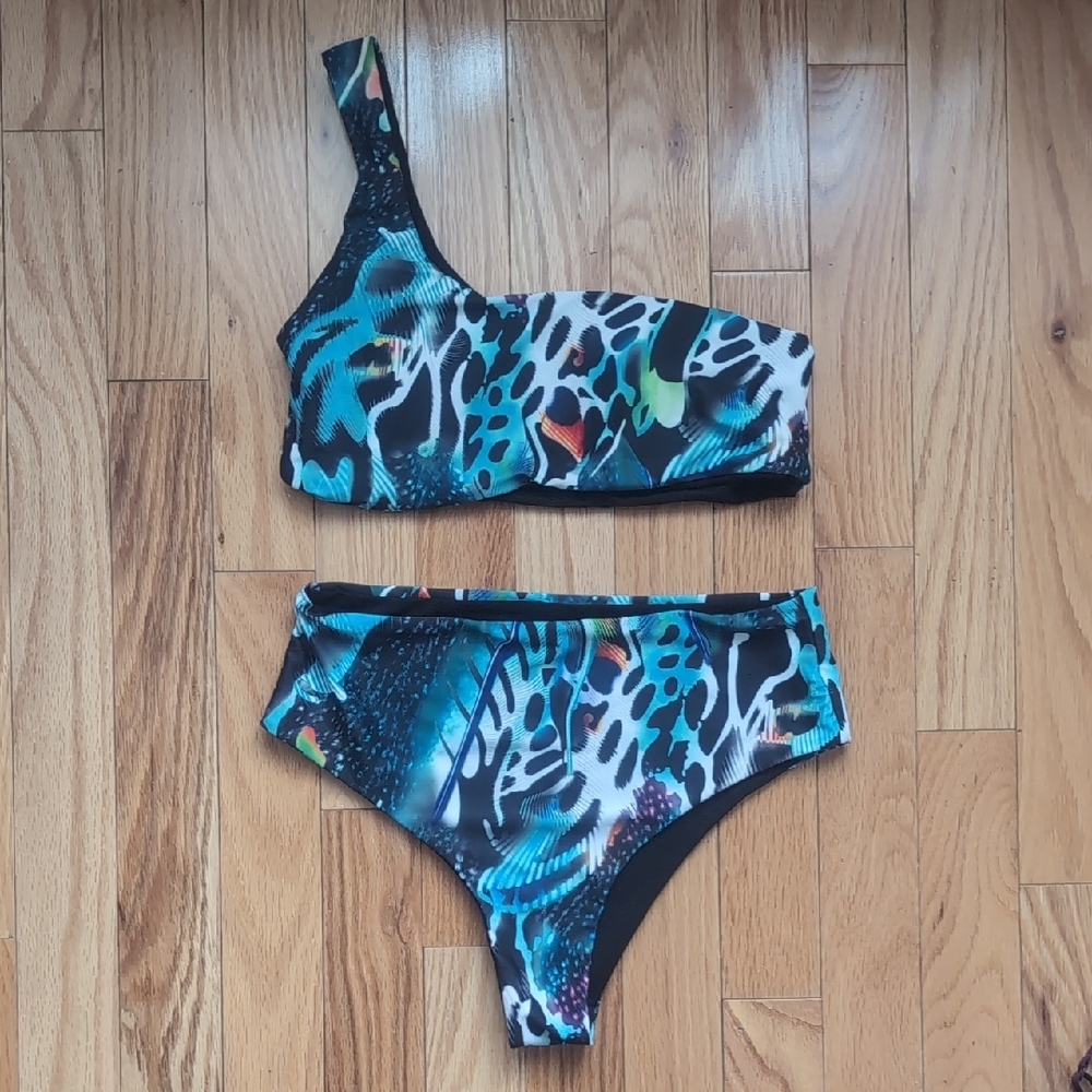 One-Shoulder Abstract Animal Print Women's Bikini